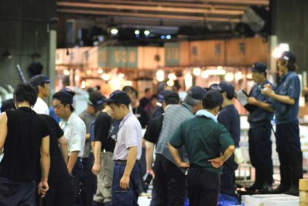 中央卸売市場のセリ