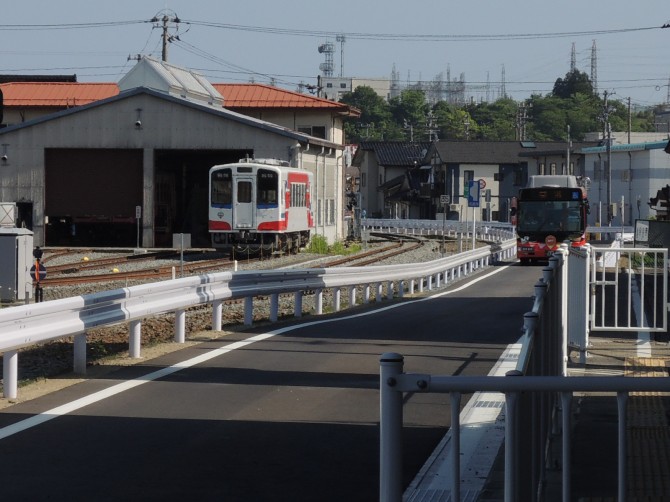 電車とBRT