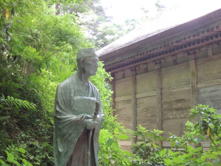 中尊寺にある芭蕉像